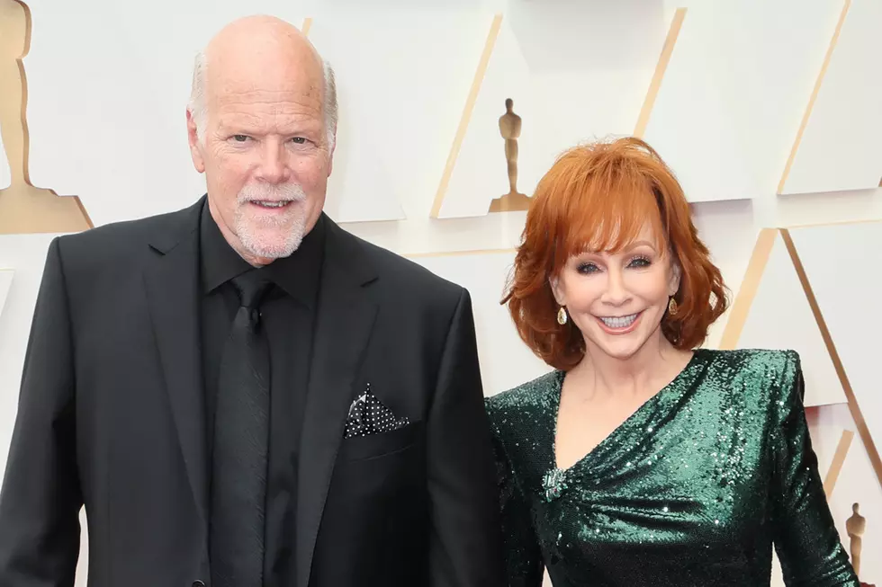 Reba McEntire + Boyfriend Rex Linn Will Co-Star In &#8216;The Hammer&#8217; Movie on Lifetime