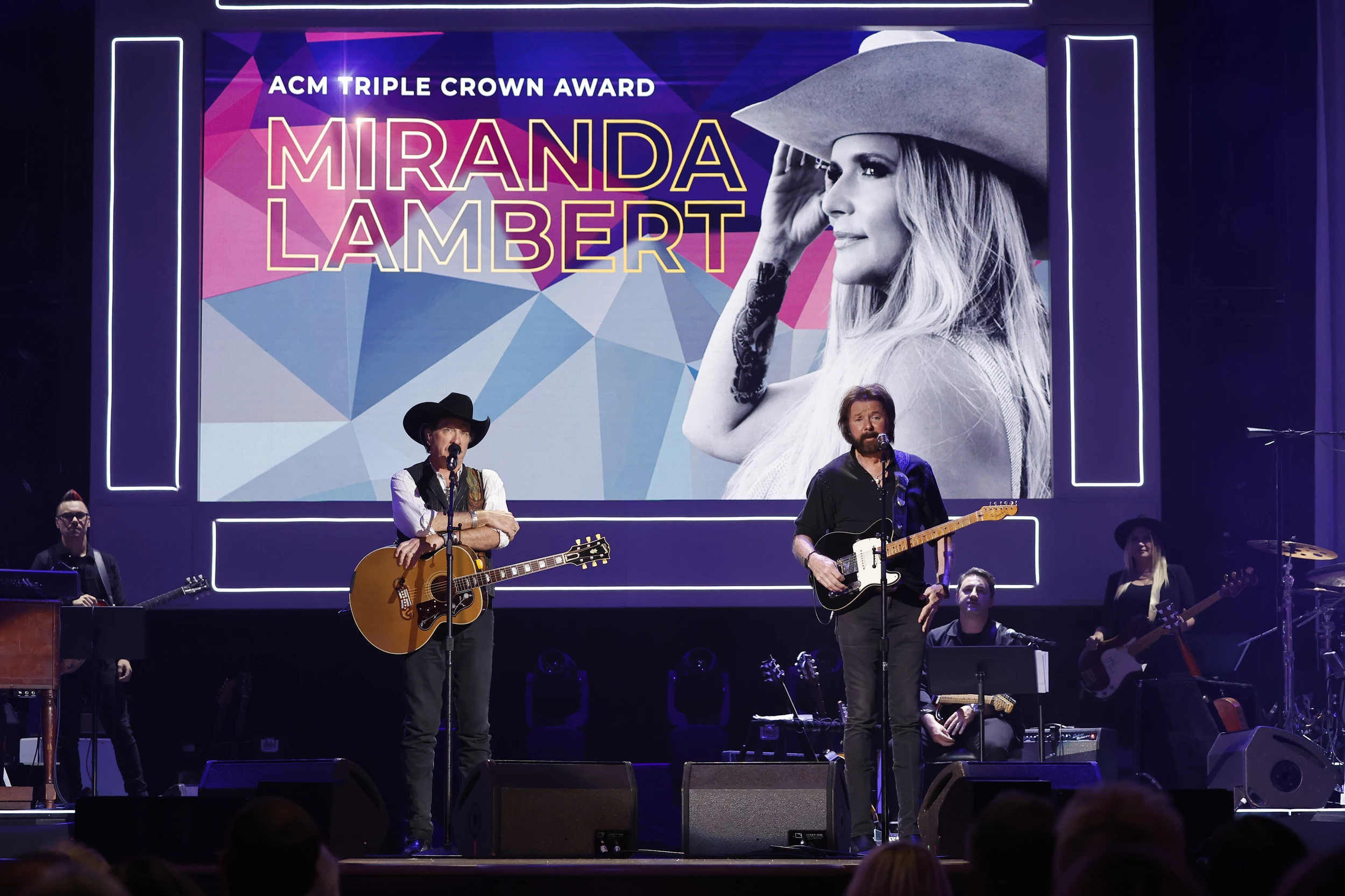 Brooks & Dunn Tribute Miranda Lambert at ACM Honors 