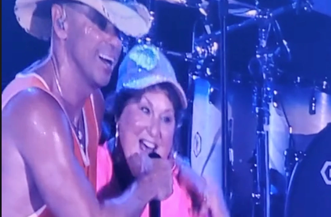 Kenny Chesney Brings His Mom Onstage to Sing With Him in Denver