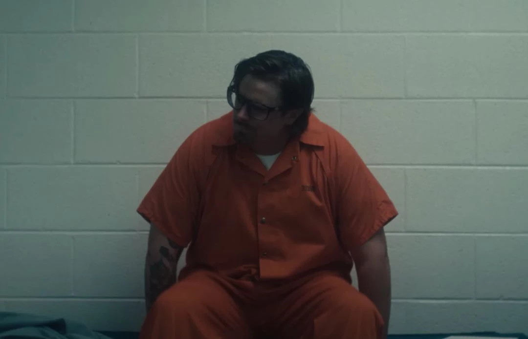 Hardy + Lainey Wilson’s Suspenseful Video for ‘Wait in the Truck’