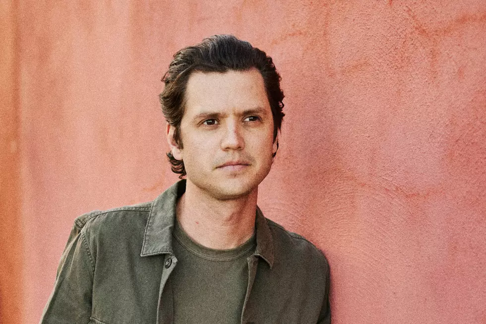 Steve Moakler’s Learning to ‘Make a Little Room’ for What’s Important With Personal New Album