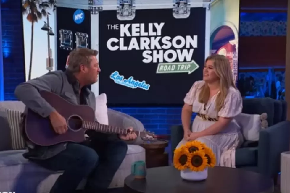 Blake Shelton, Kelly Clarkson Deliver Impromptu ‘Austin’ Duet on ‘The Kelly Clarkson Show’ [Watch]