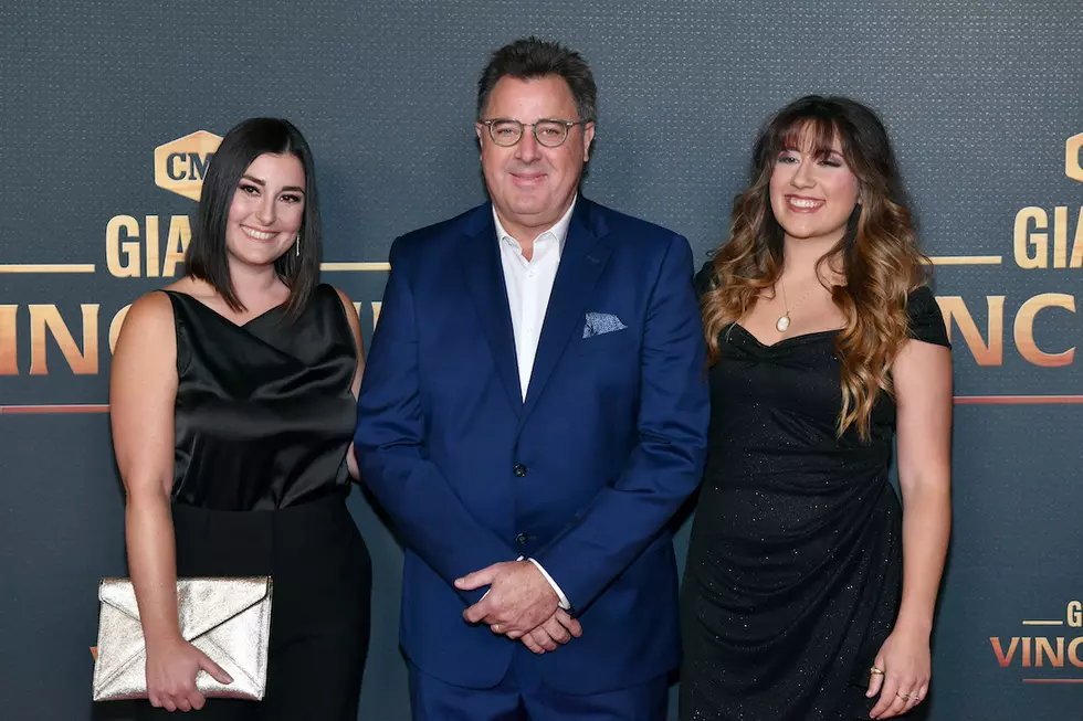 Vince Gill, Carrie Underwood + Chris Stapleton Walk the &#8216;CMT Giants&#8217; Red Carpet [Pictures]