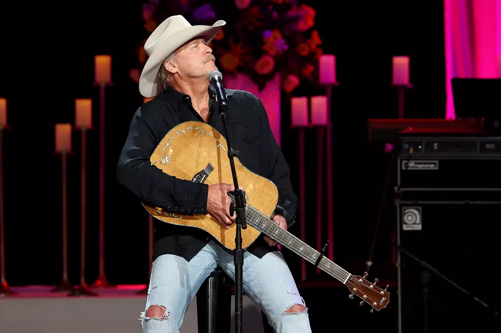 Alan Jackson Tributes Loretta Lynn With Song He Wrote for His Mother [Watch]