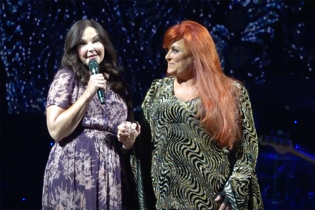 Wynonna and Ashley Judd Share Memories of Mom at Recent Show