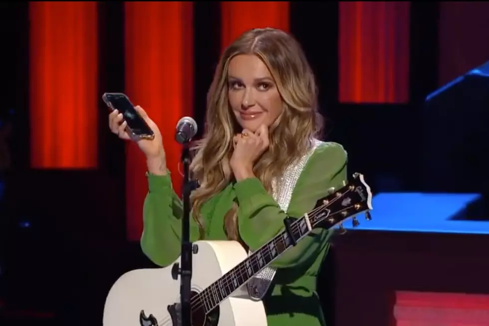 Carly Pearce Shares the Touching Voicemail She Got From Loretta Lynn: ‘I Love You, Honey’ [Watch]