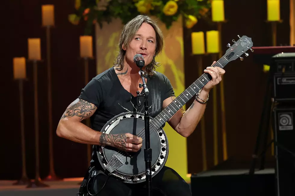 Keith Urban Brings Out His Banjo for His Loretta Lynn Tribute