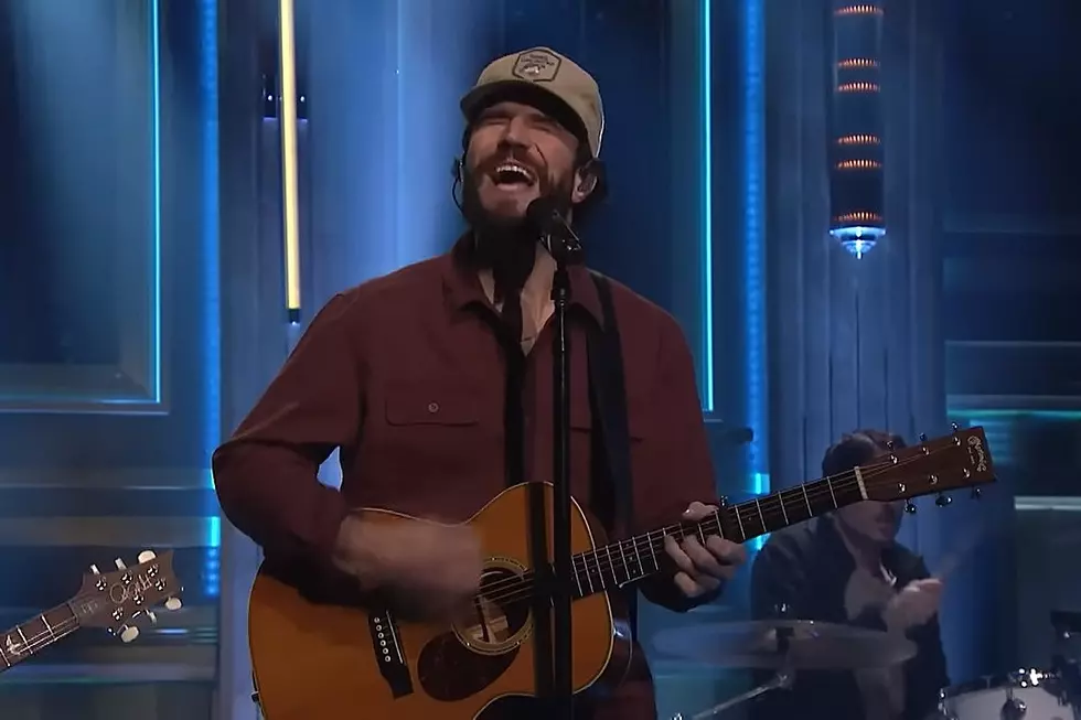 Sam Hunt Brings Carefree 'Water Under the Bridge' to Tonight Show