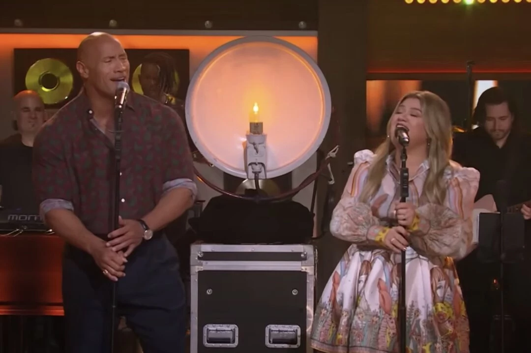 Dwayne Johnson + Kelly Clarkson Tribute Loretta Lynn With a Duet