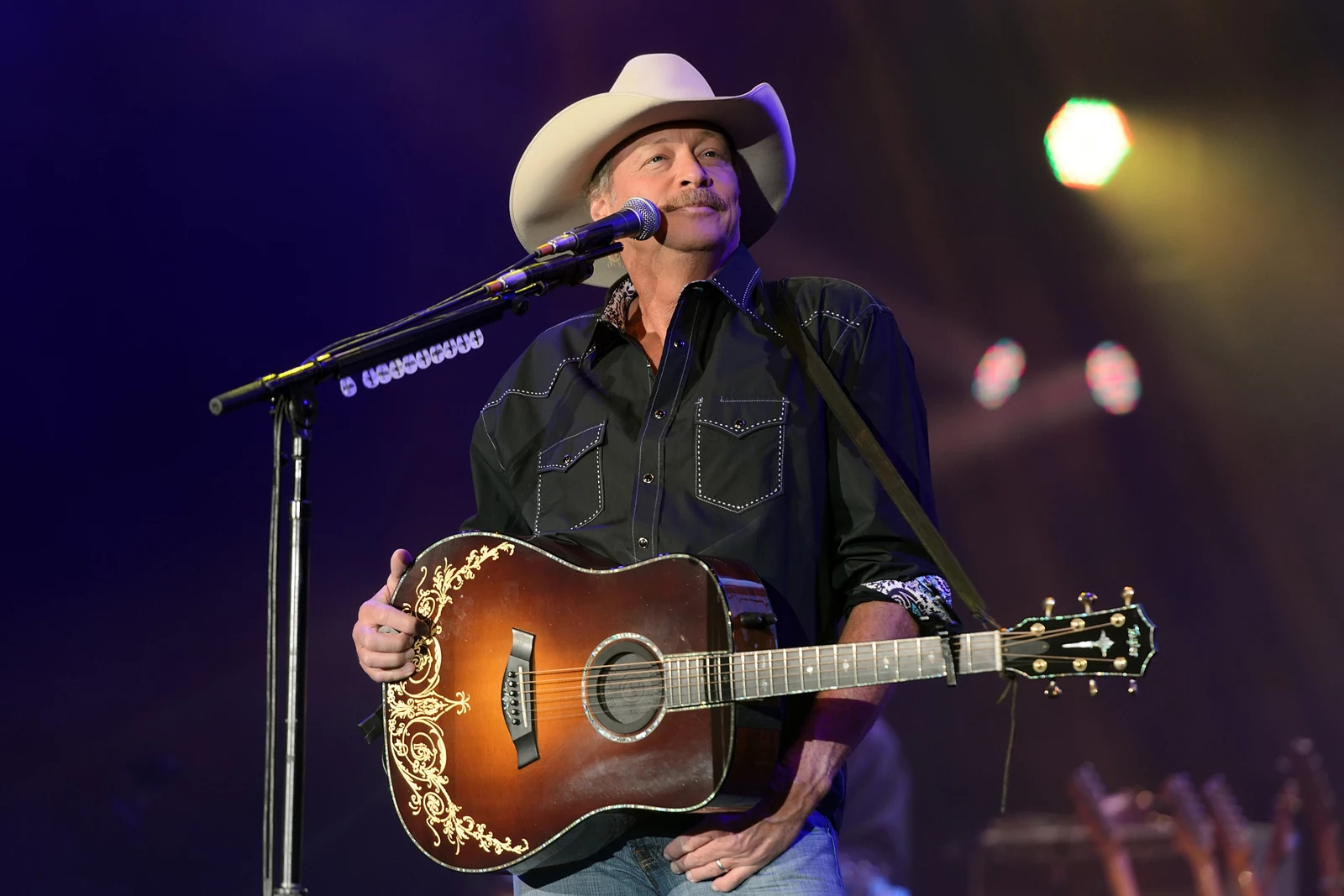 Alan Jackson Prefers to Keep Things ‘Traditional’ on Christmas Morning