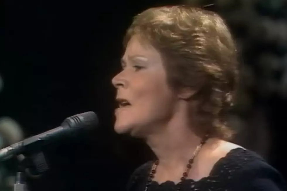 Legendary Country Singer Anita Kerr Dead at 94