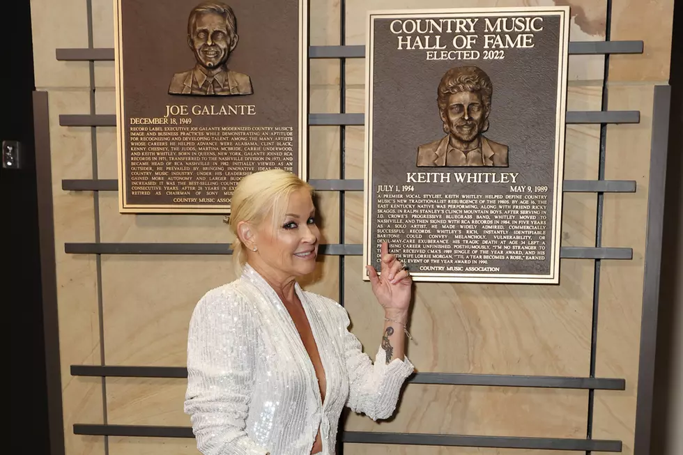 Lorrie Morgan, Keith Whitley’s Widow, Delivers Emotional Country Hall of Fame Speech [Watch]