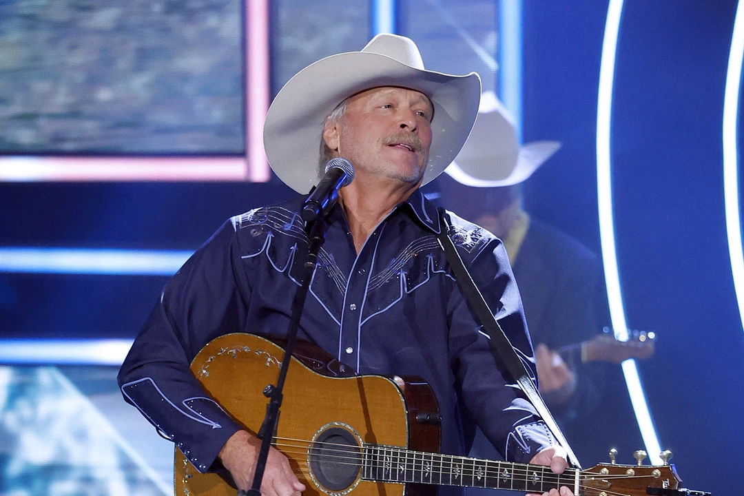 Alan Jackson Has Shaved Off His Mustache! OMG! What Do You Think? [VIDEO]