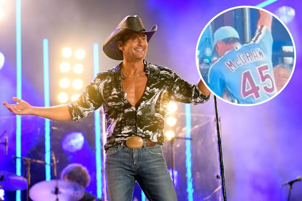 Tim McGraw wears dad's Phillies jersey during Game 3 of World Series