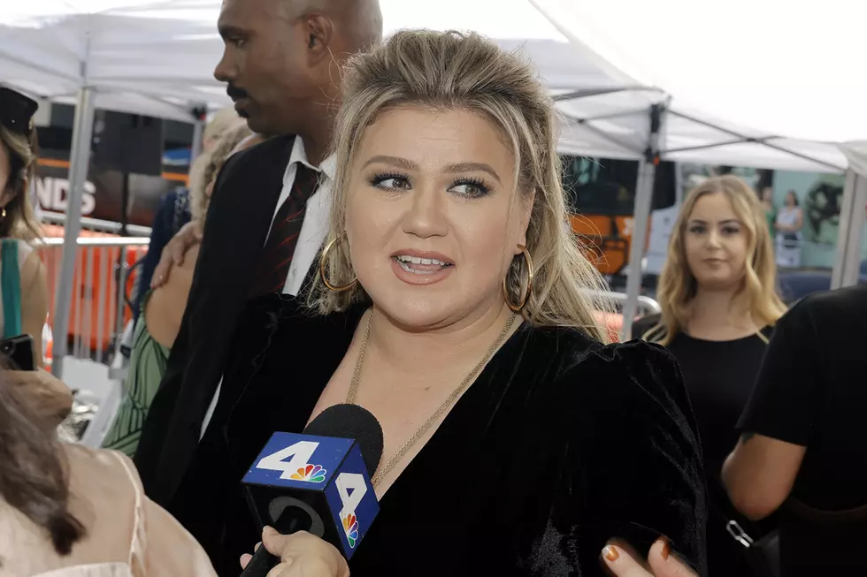 Kelly Clarkson Seeks Restraining Order to Keep Unwanted Gifter Away