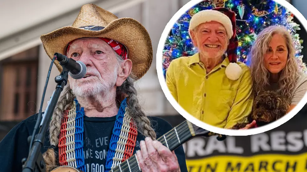 Don&#8217;t Worry, Willie Nelson Had a Great Christmas, Too [Picture]