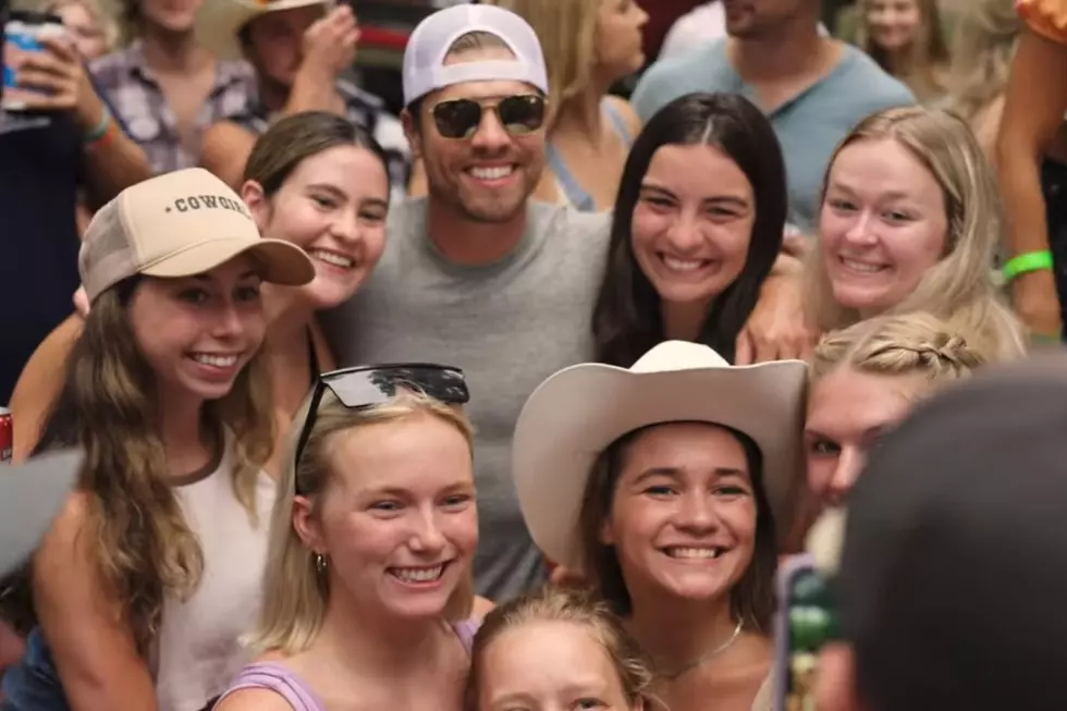 Dustin Lynch&#8217;s &#8216;Stars Like Confetti&#8217; Video Is for the Fans [Watch]