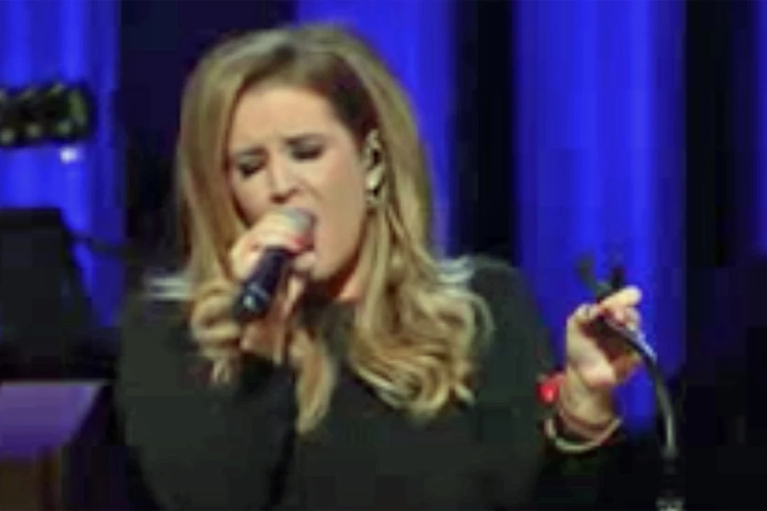 Watch Lisa Marie Presley's Grand Ole Opry Debut in 2012