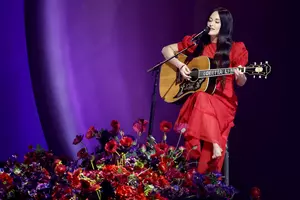 Kacey Musgraves’ 2023 Grammys Tribute to Loretta Lynn Was Stone-Cold...