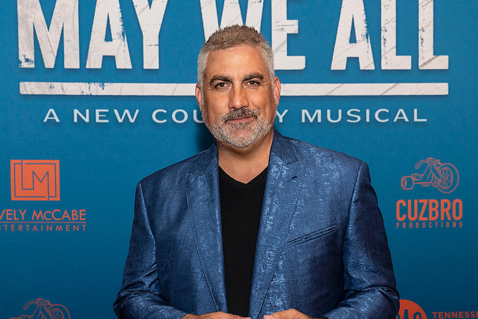 Taylor Hicks Delivers Romantic Soul in 'Porch Swing'