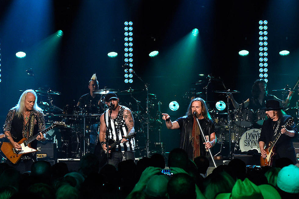 Brantley Gilbert Remembers &#8216;True Legend&#8217; Lynyrd Skynyrd Guitarist Gary Rossington [Watch]