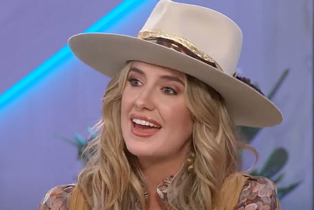 Lainey Wilson Shares First Song She Ever Wrote on the 'Kelly Clarkson Show' [Watch]