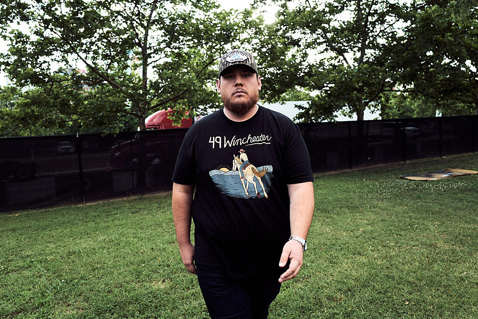 Luke Combs May Be ‘Gettin’ Old,’ But He’s Not Gettin’ Lazy [Interview]