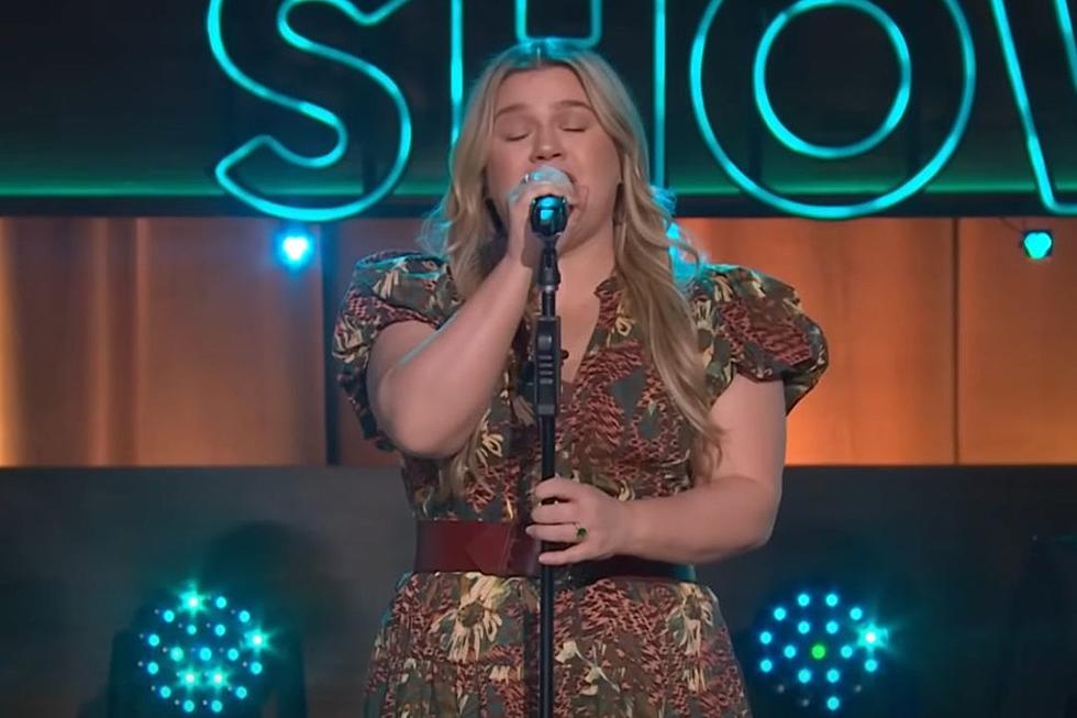 WATCH: Kelly Clarkson Soulful Cover of Joni Mitchell