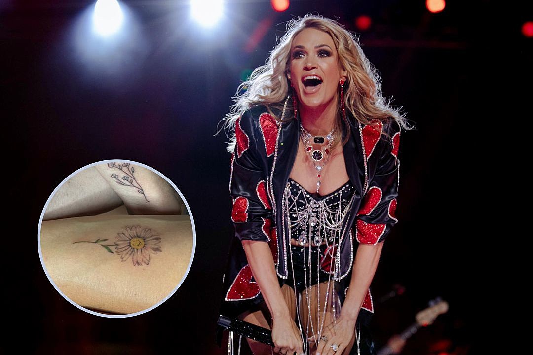 PHOTOS Carrie Underwood Gets New Tattoo During Florida Girls Getaway   Country Now