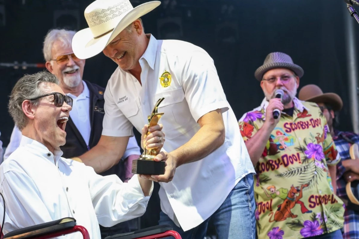 PIC: Randy Travis Inducted Into Louisiana Music Hall of Fame