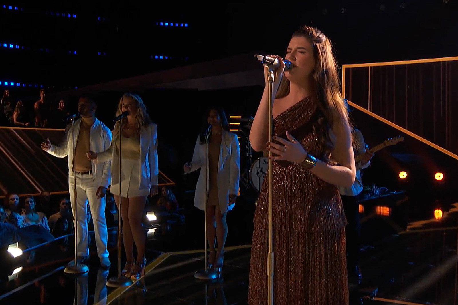 ‘The Voice’ Grace West Shines With Patsy Cline Classic DRGNews