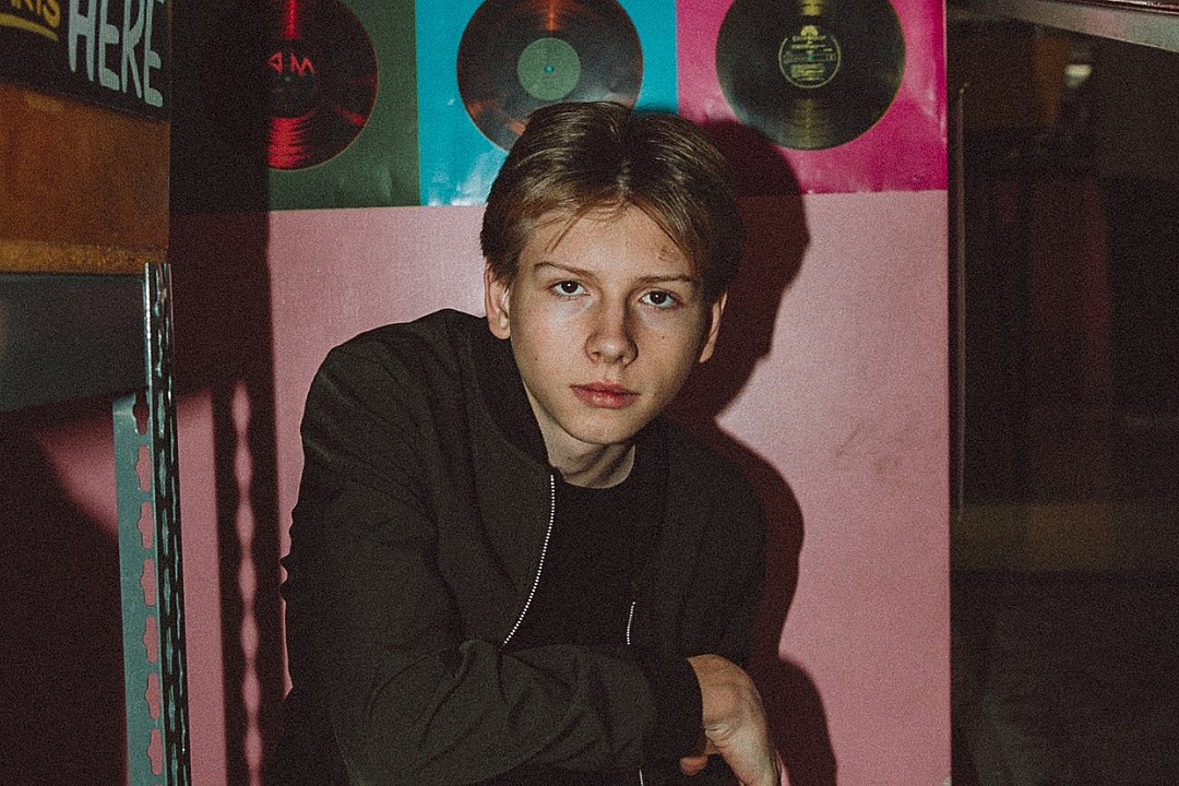 Mason Ramsey Salutes His Roots With ‘Reasons to Come Home'