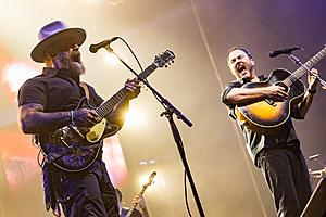 Zac Brown Joins Dave Matthews Band Onstage as Surprise Guest...