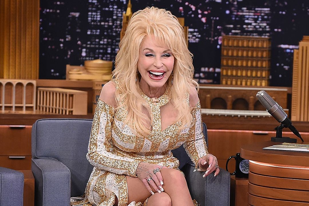 Dolly Parton Wants to Drop Dead in the Middle of a Song Someday photo
