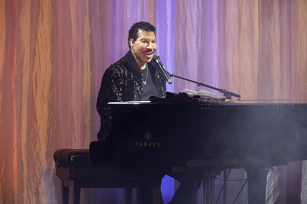 Lionel Richie &#8216;Tried to Bribe the Pilot&#8217; to Avoid Canceling Madison Square Garden Show