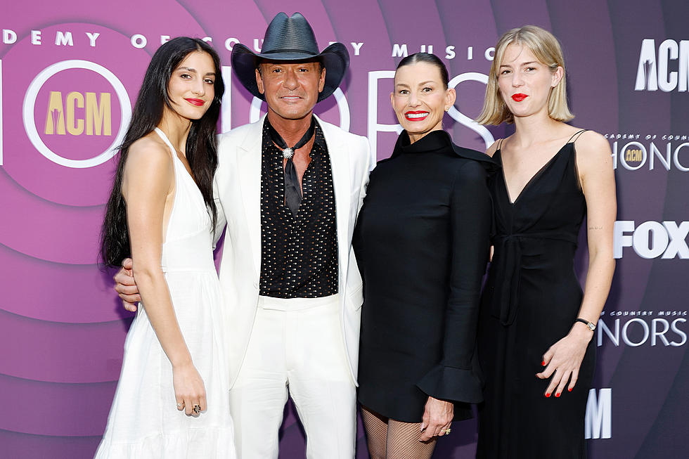 Tim McGraw, Faith Hill + Daughters Match Perfectly at ACM Honors