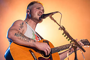Zach Bryan, Kacey Musgraves’ ‘I Remember Everything’ Tops Hot...