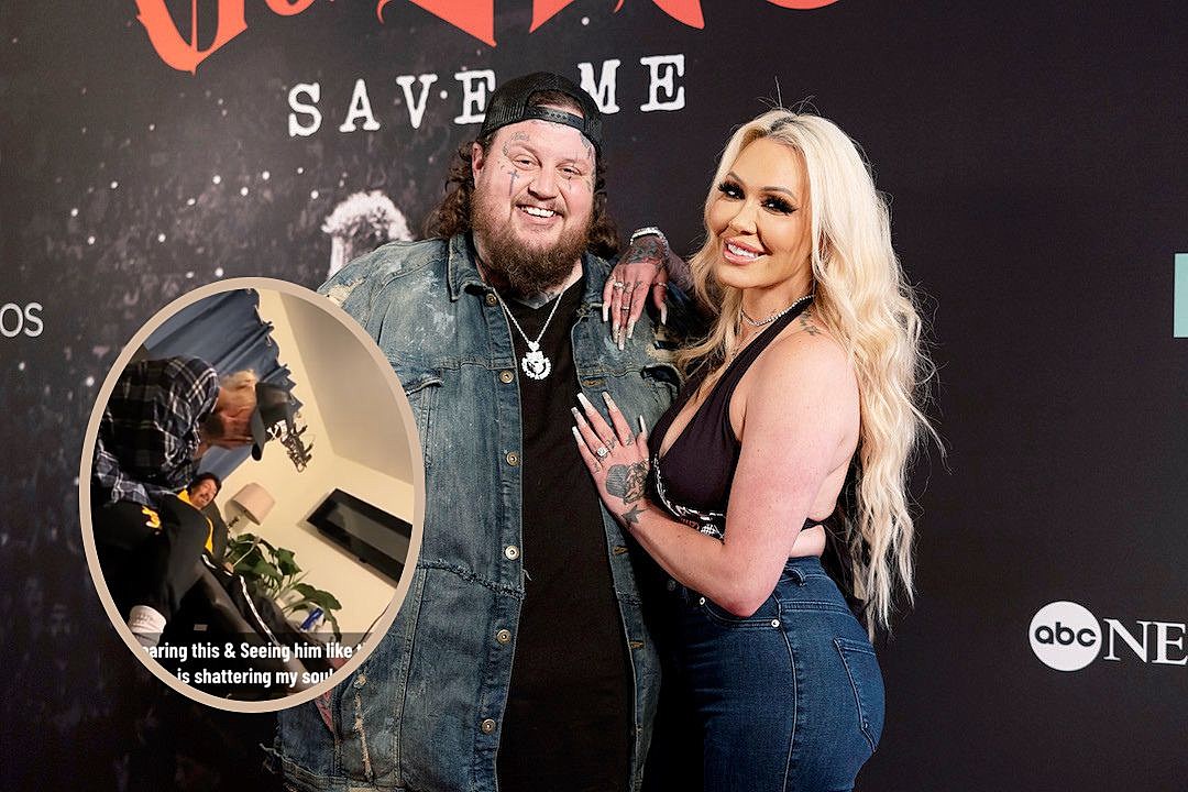 Jelly Roll, Bunnie XO Can't Keep Hands Off Each Other at ACM Awards - Parade