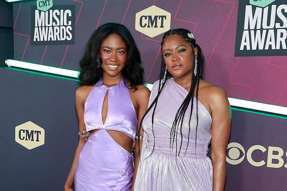 It Took a &#8216;Four Year Pitch&#8217; for O.N.E. the Duo to Become a Mother-Daughter Band