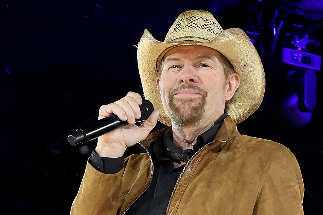 Here Are the Lyrics to Toby Keith, ‘Don’t Let the Old Man In’ | WKKY ...