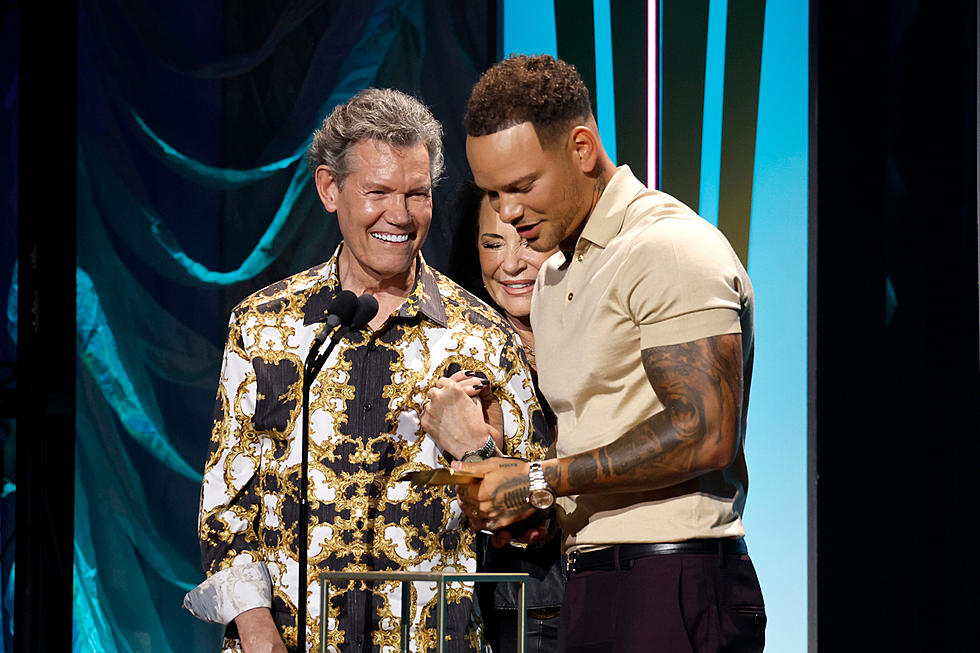 Randy Travis Surprises Kane Brown at 2023 ACM Honors