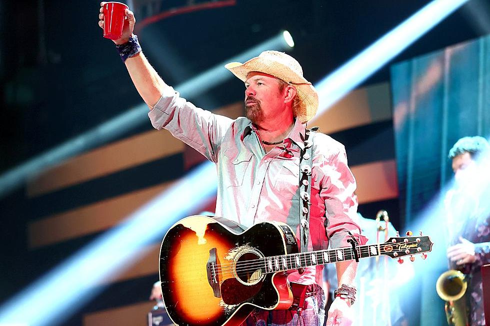 Toby Keith Shares the &#8216;System&#8217; That Landed Him So Many Radio Hits