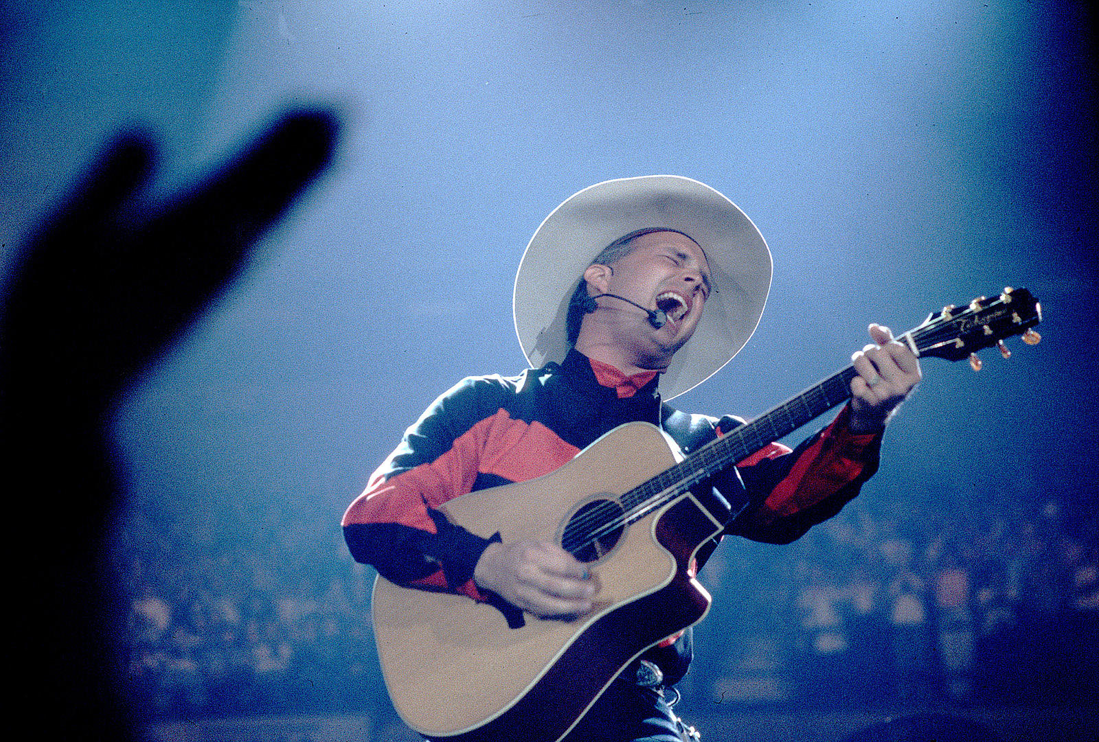 Garth Brooks Teams with Ronnie Dunn for 'Rodeo Man
