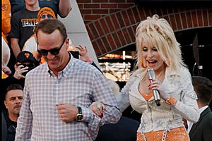 Dolly Parton Sings ‘Rocky Top’ at a Vols Game, With a Peyton...