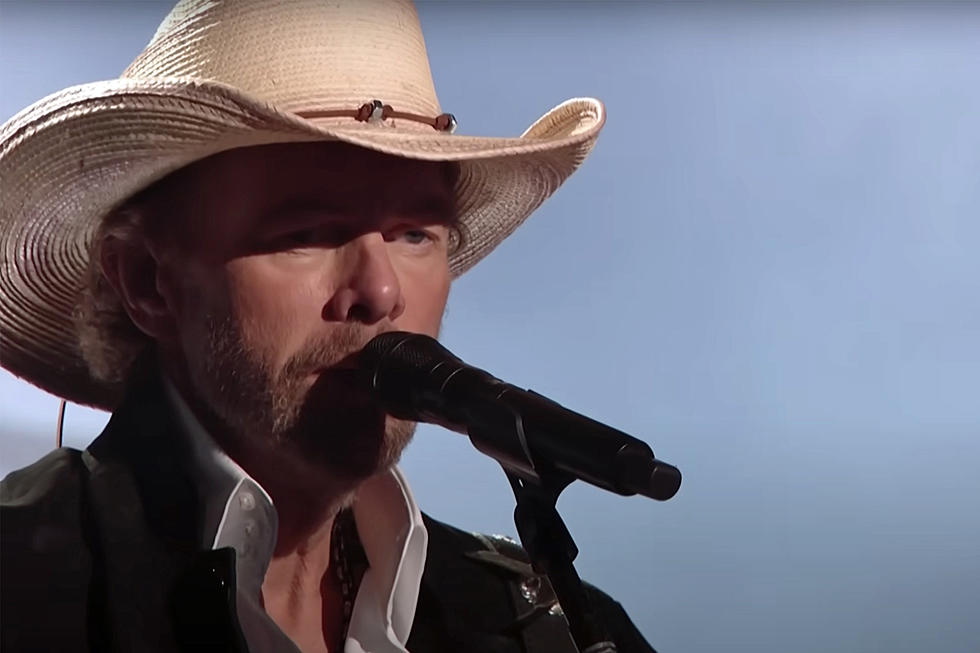 Toby Keith returns to stage after cancer battle in hometown pop-up