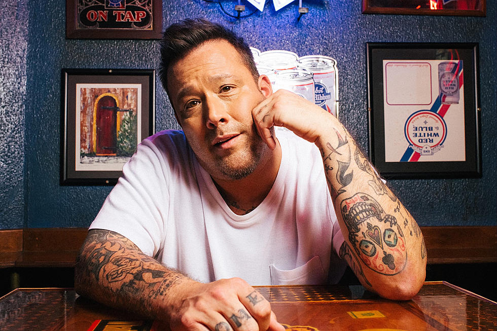 LISTEN: Uncle Kracker's Kids Join Him for 'Frosty the Snowman'