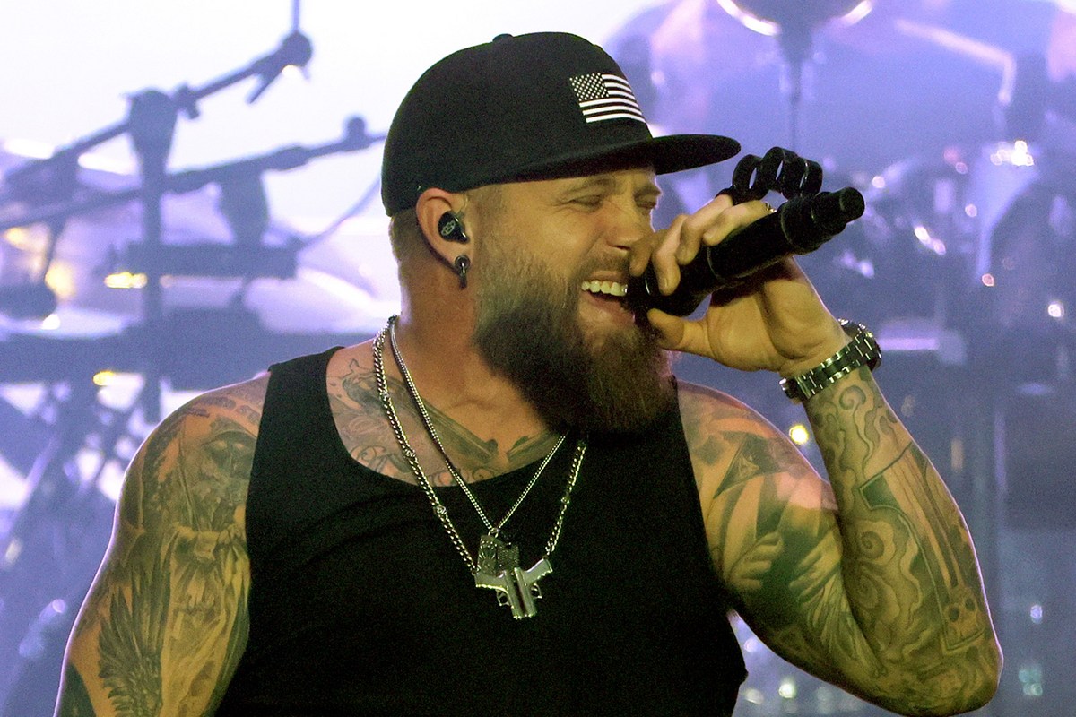 Brantley Riggs Brantley Gilbert Announces Off the Rails 2024 Tour
