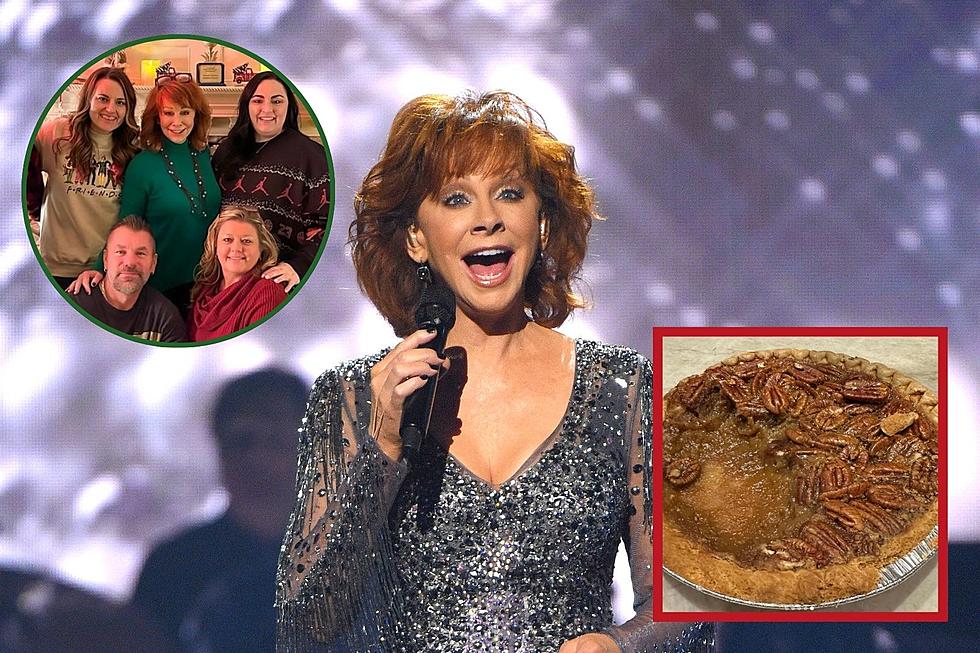 Reba McEntire&#8217;s Family Christmas Included a Dog-Related Pie Mishap [Photos]