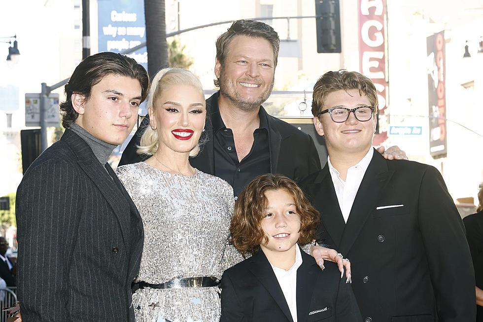 See Blake Shelton, Gwen Stefani + Family's Ritzy Christmas Card