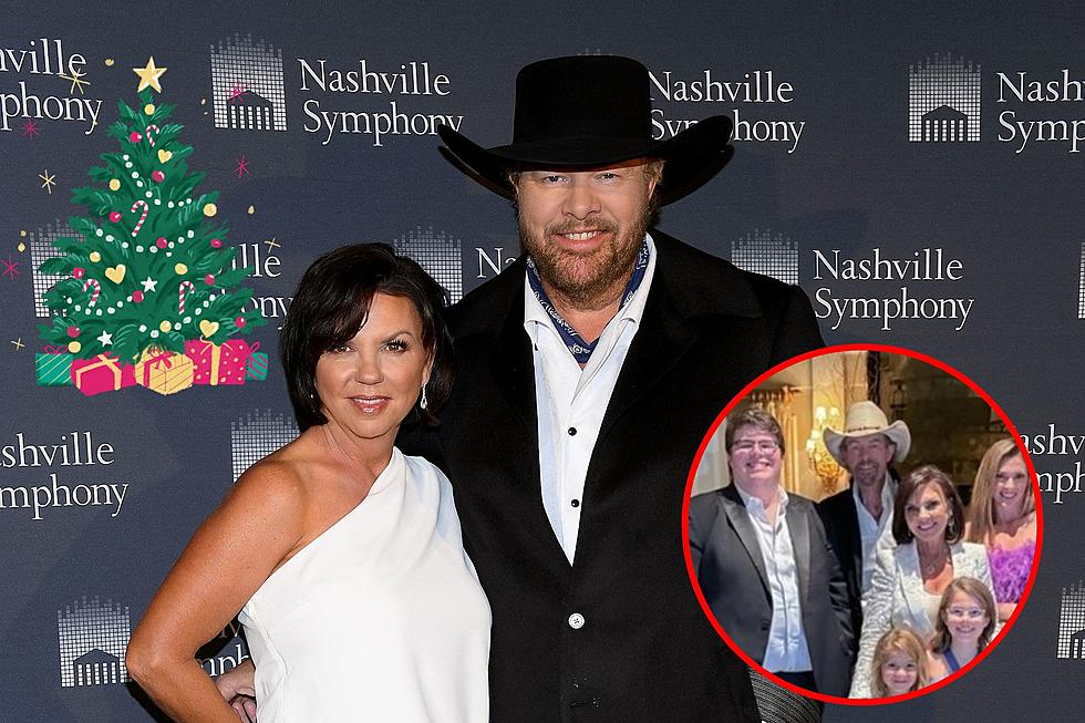 See a Snapshot of Toby Keith’s Elegant Family Christmas
